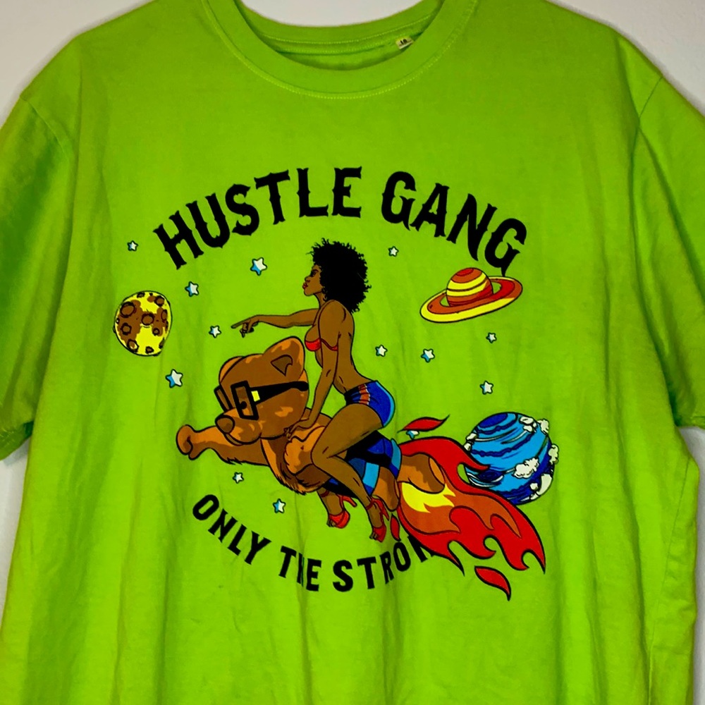 Hustle gang, planet moves short sleeve Tee. Green - size Large.